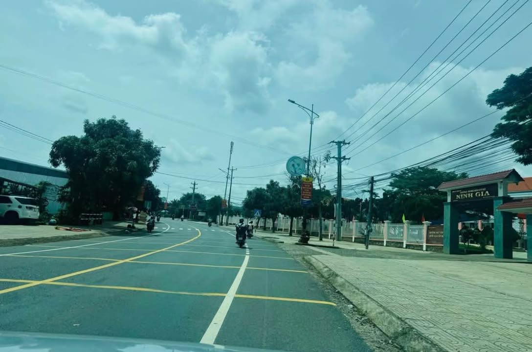 Đất thổ cư Ninh Gia 260m² giá 900 triệu - Vị trí đẹp, tiện ích đầy đủ!