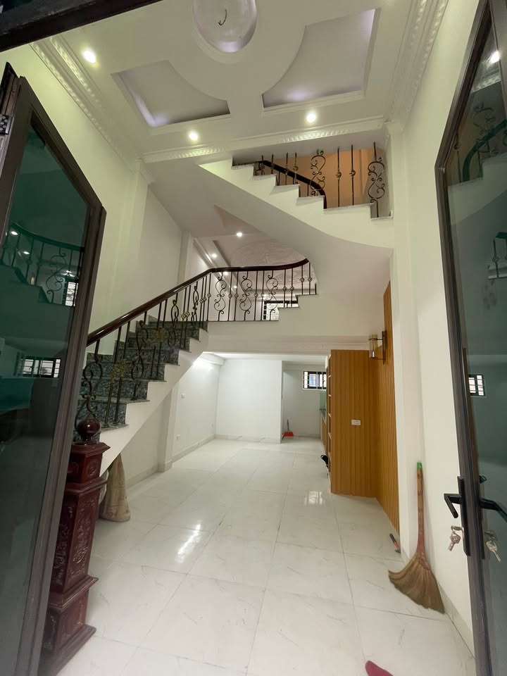 Nhà 4 tầng 4 ngủ Tả Thanh Oai 34m² giá 4 tỷ - Chính chủ bán nhanh!