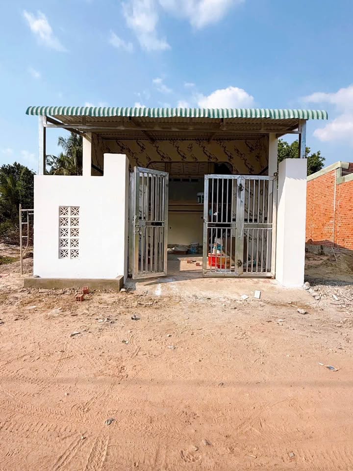 Nhà mới 100% tại Phường Hiệp Tân, Tây Ninh - 85m² giá 540 triệu - Sẵn sàng vào ở!