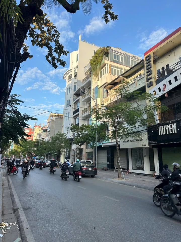 Nhà mặt đường Hai Bà Trưng - Cát Dài, Hải Phòng 98m² giá 22 tỷ - Kinh doanh sầm uất!