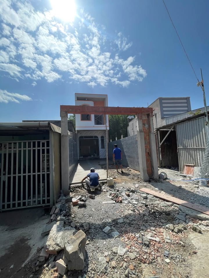 Nhà lầu mặt tiền ngã ba Bình Hòa, Tân Triều 125m² giá 2 tỷ - Phù hợp kinh doanh và ở