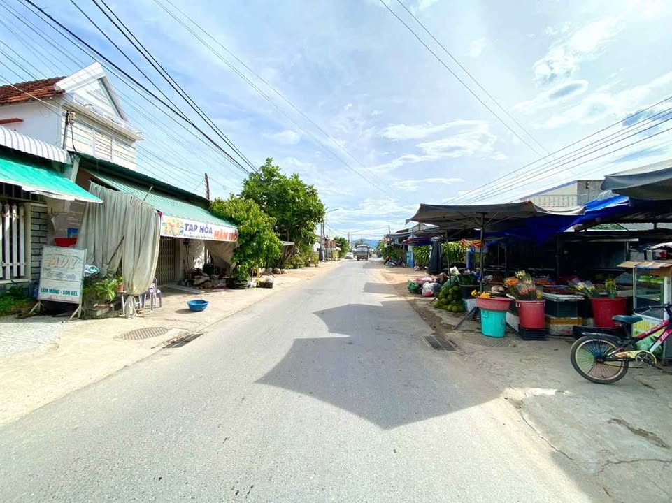 Nhà mặt phố kinh doanh Vạn Phú 127m² - Vị trí đắc địa, giá thỏa thuận!