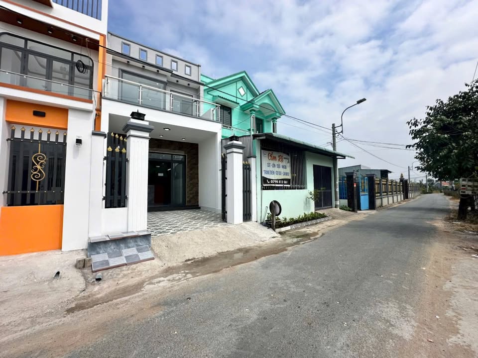 Nhà riêng Cần Giuộc 77m² giá 2.39 tỷ - Thiết kế hiện đại, sổ hồng riêng!