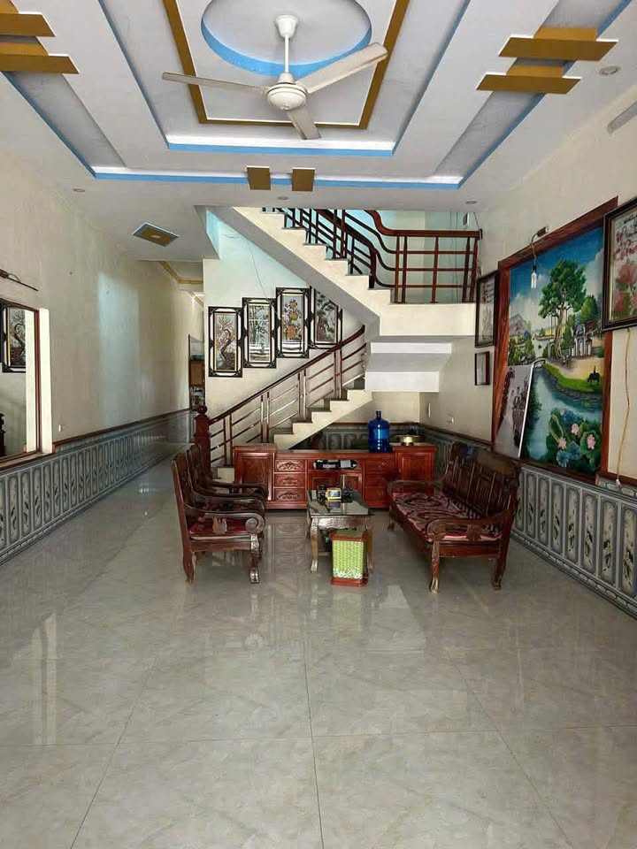 Nhà 3 tầng tại xã Liên Hòa, huyện Lập Thạch - Giá chỉ 2.8 tỷ, view trường học!