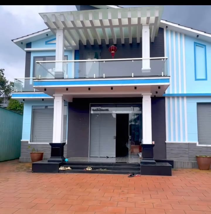 Nhà phố Bảo Lộc 360m² giá 5.7 tỷ - Thiết kế hiện đại, tiện nghi đầy đủ!