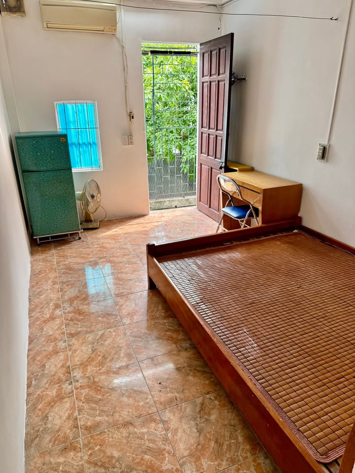 Phòng cho thuê tại ngõ 318 Đê La Thành, 15m² chỉ 3 triệu/tháng - Chính chủ!