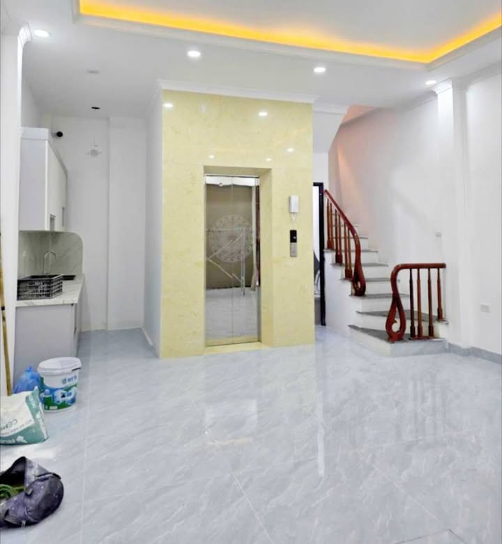 Nhà phố Ngọc Hồi 42m² giá 9 tỷ - Thiết kế 3 ngủ khép kín thoáng mát!