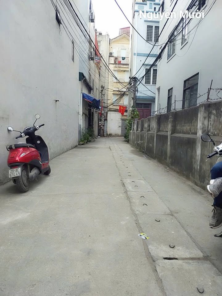 Nhà riêng Yên Xá Thanh Trì 30m² giá thỏa thuận - Gần phố, sổ đỏ chính chủ!