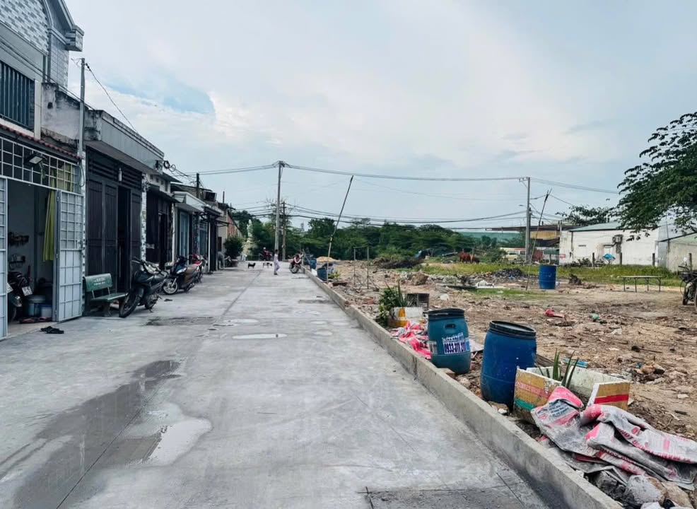 Đất sổ hồng riêng Tân Vĩnh Lộc 100m² giá 3.2 tỷ - Vị trí đắc địa, dân cư đông đúc!