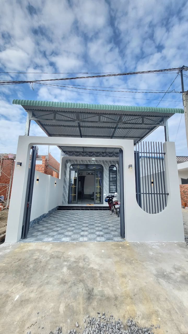 Nhà hẻm 45 Ngô Quyền, Hòa Thành, 60m² giá 1.2 tỷ - Đường xe ô tô vào tận nơi!