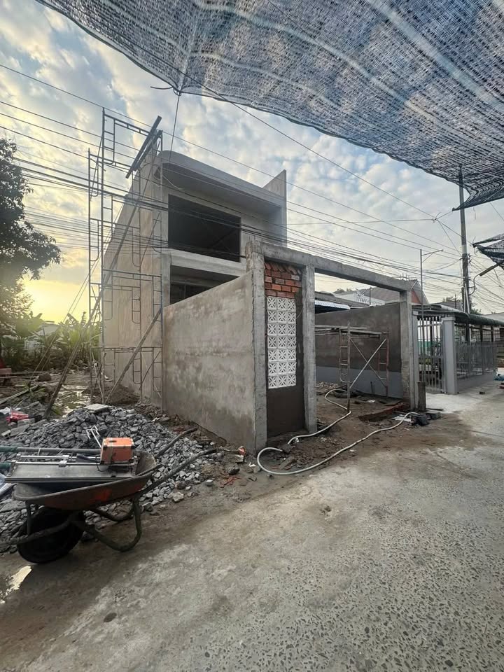 Nhà 1 Trệt 1 Lững Cái Răng 90m² giá 1.79 tỷ - Ô tô đậu ngay trước cửa!