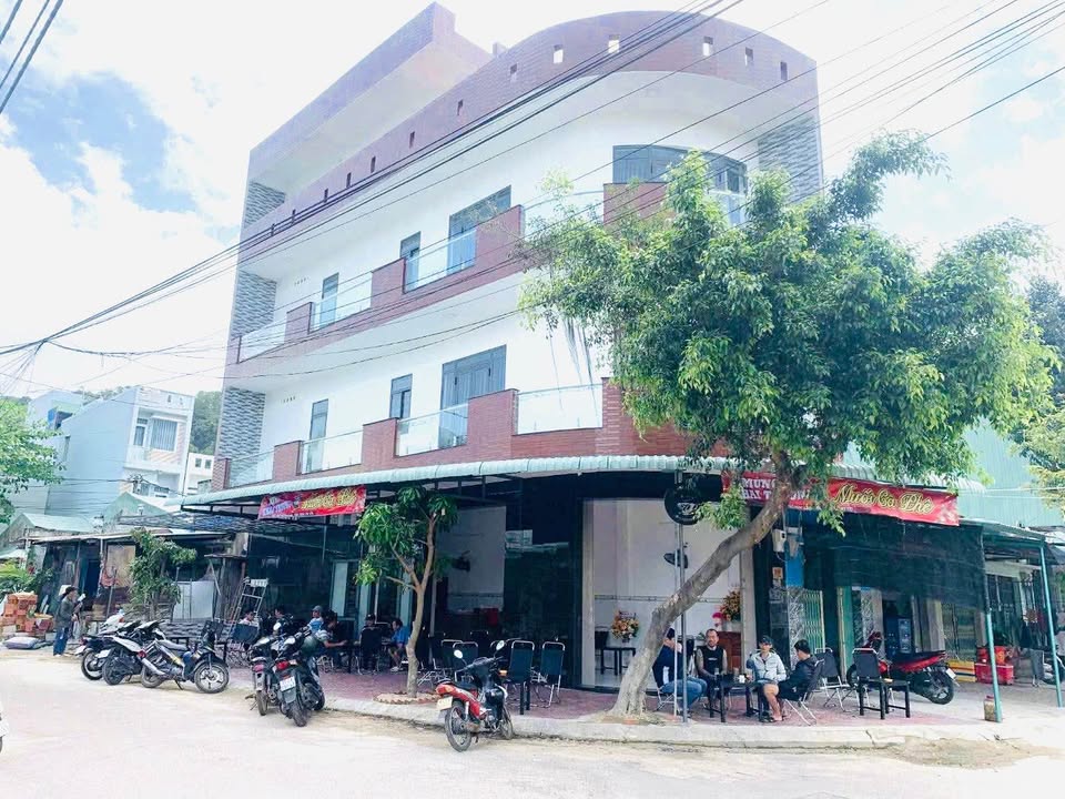 Nhà mặt tiền 3 tầng Phường Quang Trung, Quy Nhơn 44.05m² giá 4 tỷ - Tiềm năng kinh doanh tốt!