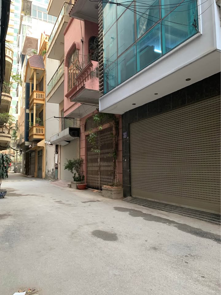 Nhà đẹp Trần Duy Hưng, Trung Hòa, 65m² giá 24 tỷ - Tiềm năng tăng giá cao!