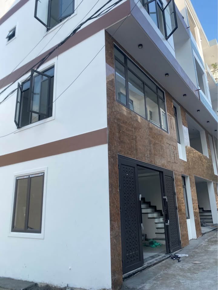 Nhà 4 tầng Hạ Long 52m² giá 3 tỷ - Chính chủ bán gấp!