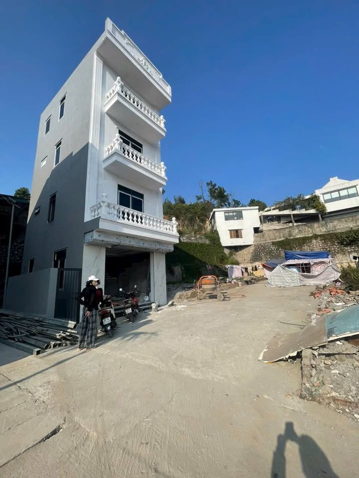 Nhà phố Lideco2 Hạ Long 65m² giá 4.2 tỷ - Phong cách Tân cổ điển sang trọng!