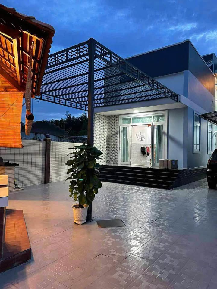 Nhà Gác Lững Phong Cách Hiện Đại Tại Trung Tâm P. Tân Phú, Đồng Xoài - Giá Chỉ 3 Tỷ