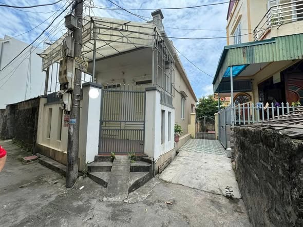 Nhà cấp 4 Cẩm Đông 79m² giá 1.35 tỷ - Vị trí thuận lợi gần cổng chào