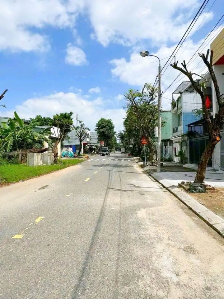 Đất nền Hòa Vang 150m² giá 2.7 tỷ - Vị trí đẹp, sổ đỏ đầy đủ!