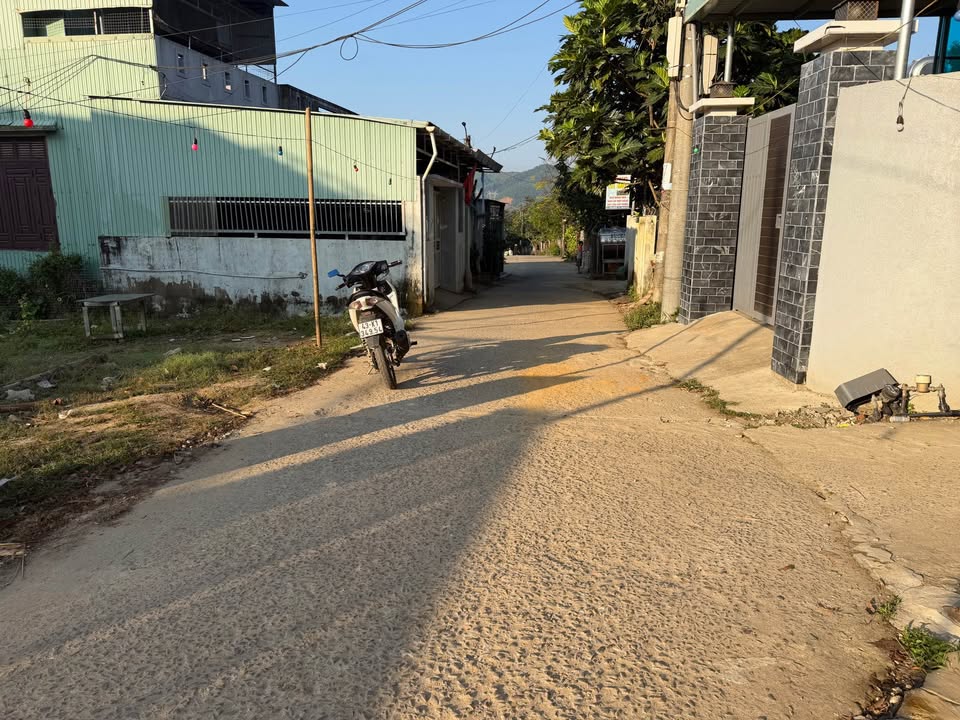 Đất nền Hòa Sơn 250m² giá 2.4 tỷ - Pháp lý rõ ràng, sẵn sàng đầu tư!
