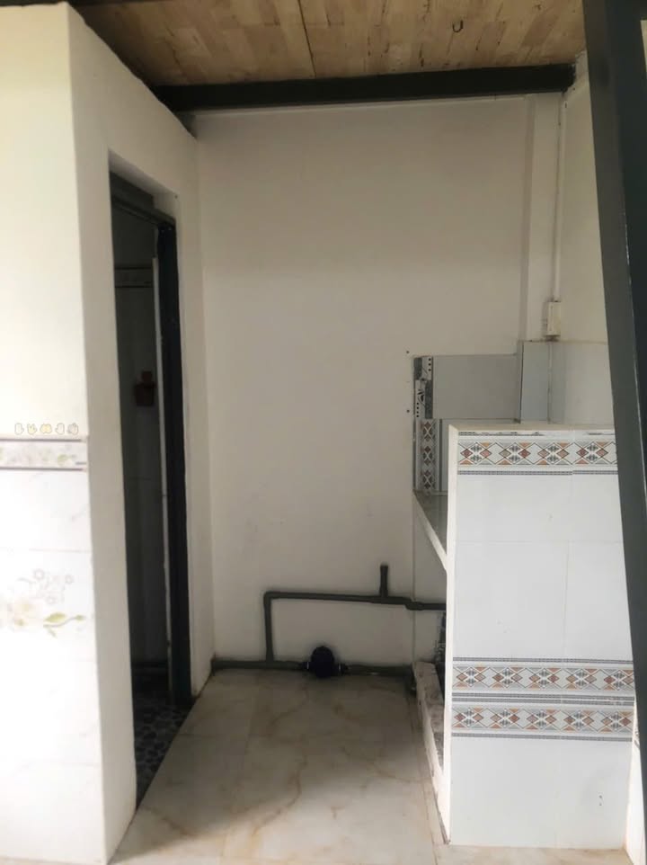 Phòng trọ An Phú Đông Quận 12 giá 2,5 triệu - Sẵn máy lạnh, gác lửng