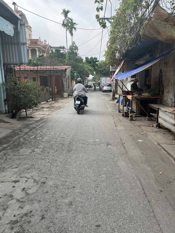 Nhà 5 tầng Phố Xốm, Hà Đông 33m² giá 4.5 tỷ - Thiết kế hiện đại, ô tô tránh nhau!