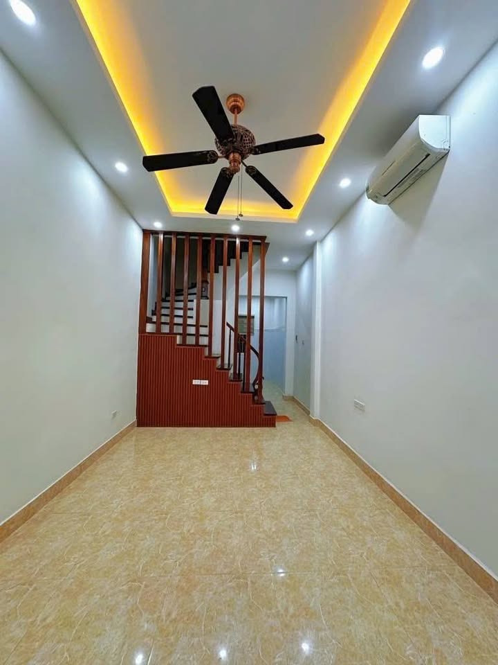 Nhà phố Vương Thừa Vũ 50m² giá 9 tỷ - Khu phân lô quân đội an ninh tốt!