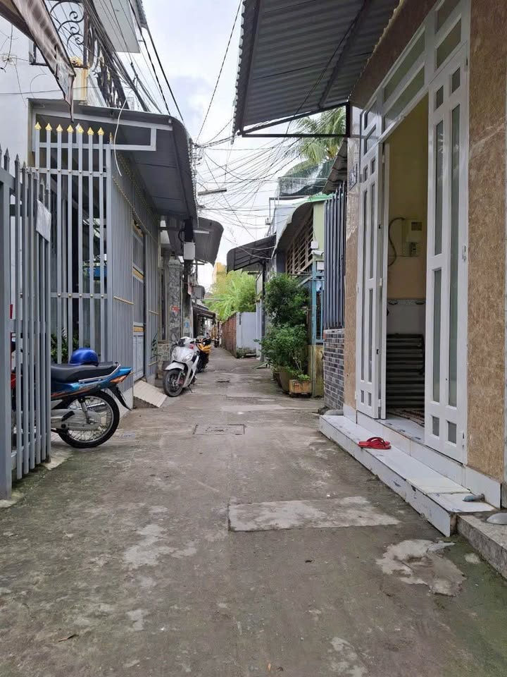 Nhà trệt lầu góc 2 mặt tiền hẻm 635 Đường 30/4 - 2.1 tỷ - Sẵn sàng vào ở!