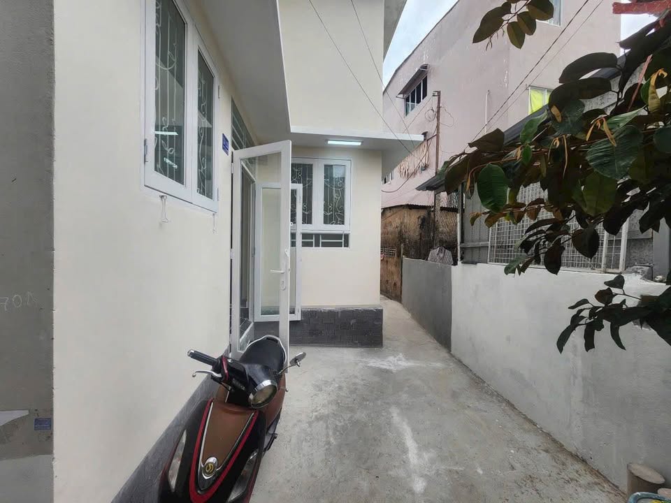 Nhà trệt 2 lầu hẻm 53 Huỳnh Thúc Kháng, 41.33m² giá 1.69 tỷ - Sổ hồng hoàn công