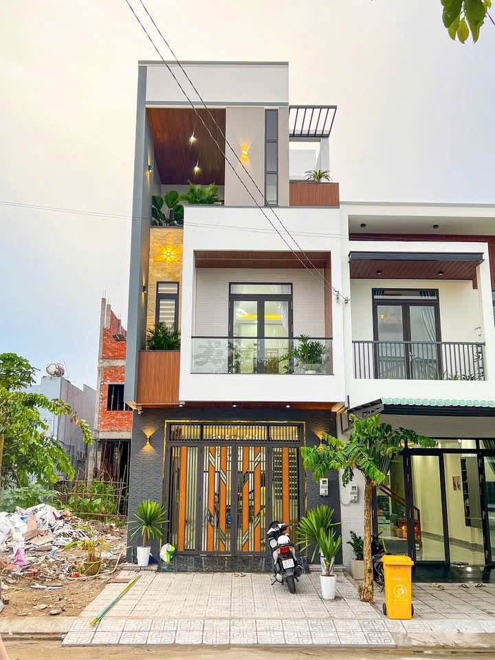 Nhà phố 1 trệt 2 lầu tại KDC Hồng Loan 6A, Cái Răng - 5.799 tỷ, Full nội thất sang trọng!