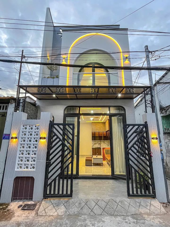 Nhà lầu hẻm ô tô 48m² giá 2.99 tỷ - Full nội thất, sẵn sàng vào ở!