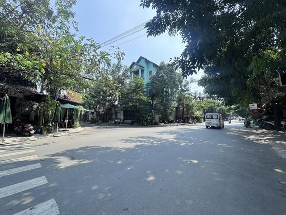 Nhà góc 2 mặt tiền khu kinh doanh Tân Phú 70m² giá 12 tỷ - Đầu tư sinh lời ngay!