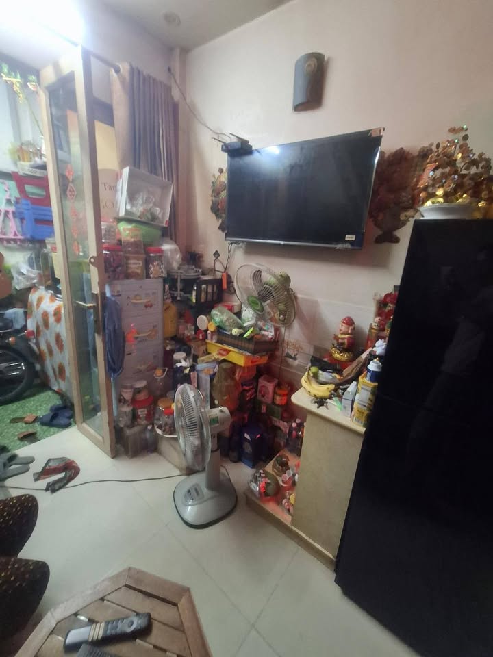 Nhà 3 tầng Quận 6, 16.2m² giá 1.95 tỷ - Đầu tư sinh lời ngay!