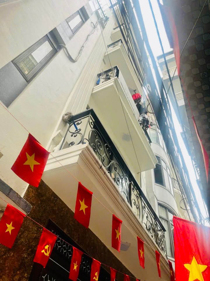 Căn hộ dịch vụ Trung Kính 60m² giá 19 tỷ - Đầu tư sinh lời ngay!