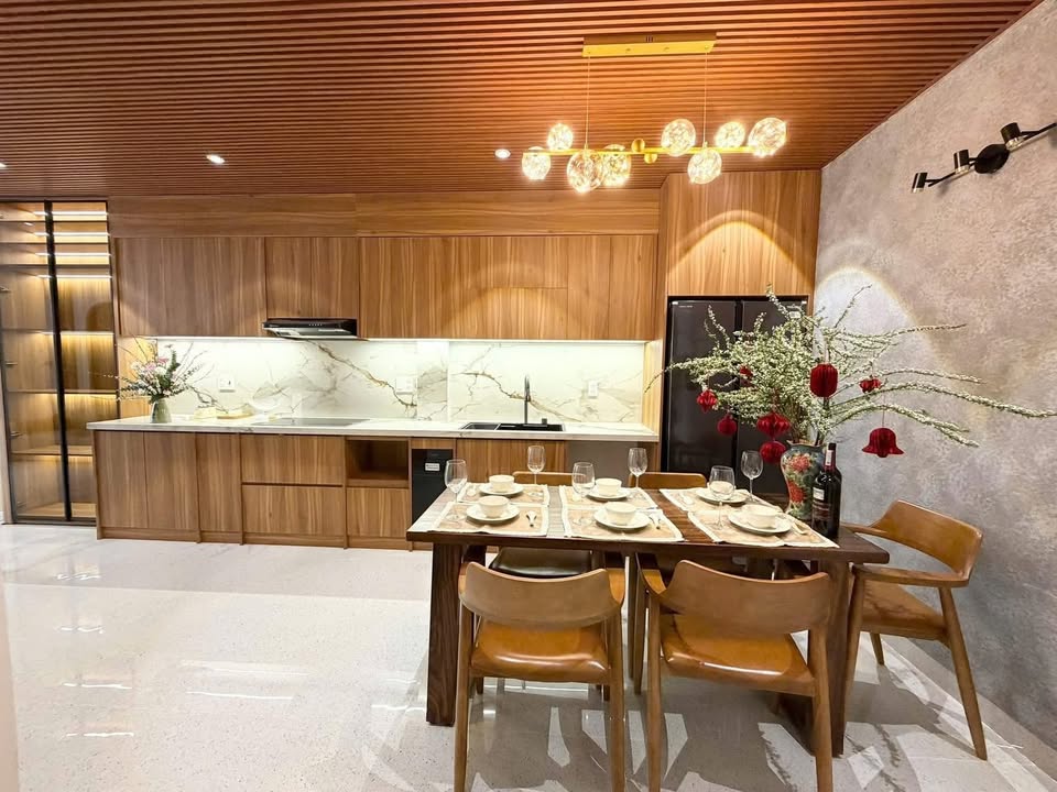 Nhà 3 tầng Hùng Vương 66m² giá 6.5 tỷ - Siêu vị trí, nội thất mới 100%!