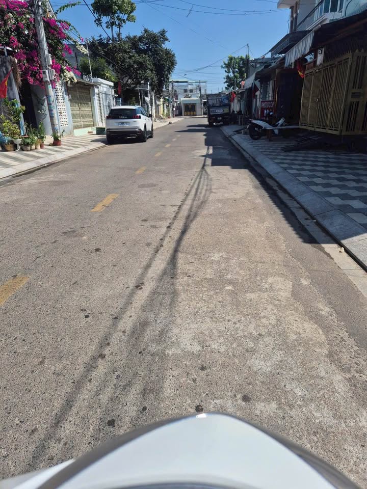 Đất mặt tiền đường Trần Quang Diệu, Phan Thiết 100m² giá 2.45 tỷ - Cơ hội đầu tư tuyệt vời!