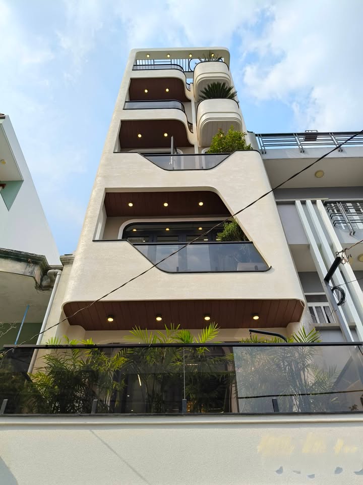 Nhà đẹp 6 tầng hẻm xe hơi Phường 14 Gò Vấp giá 13.2 tỷ - Full nội thất sang trọng!