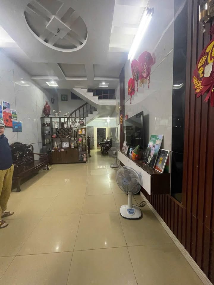 Nhà phố 3,5 tầng tại Nguyễn Văn Linh, Hải Phòng 62m² - Chính chủ bán gấp!