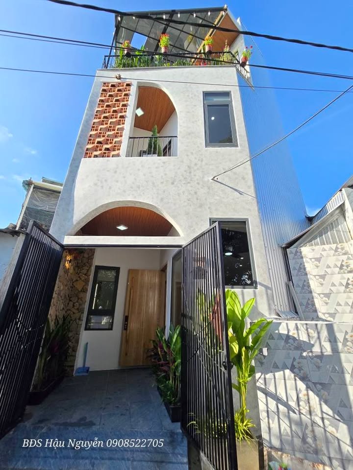 Nhà đẹp 916 Tôn Đản, 57m² giá 4.39 tỷ - Chính chủ bán gấp!