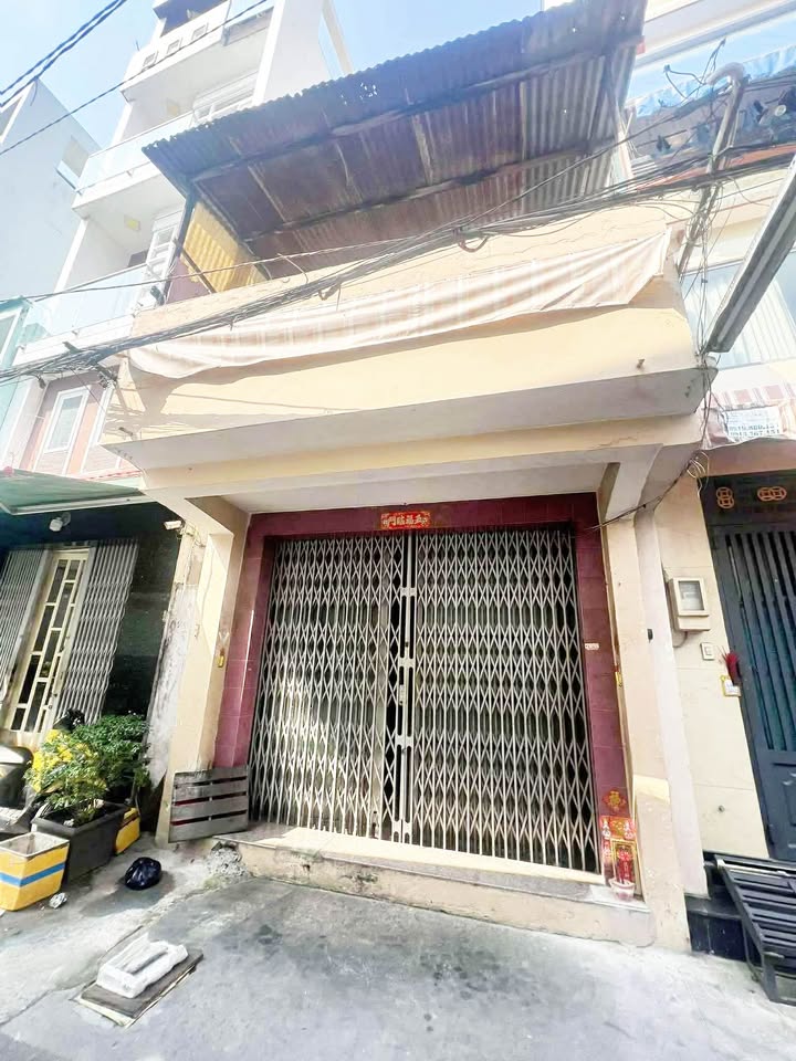 Nhà phố Hồng Bàng Quận 11 32m² giá 4 tỷ - Hẻm xe tải, an ninh cao