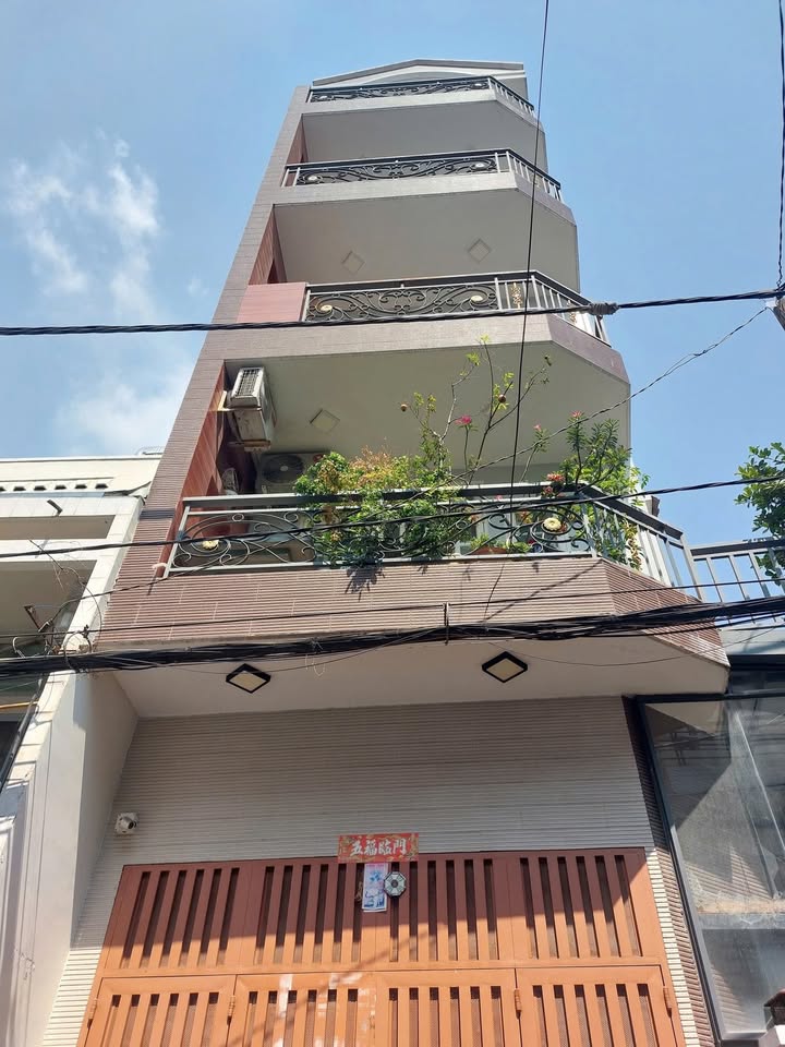 Nhà phố Tân Hòa Đông 52m² giá 11 tỷ - Căn góc tiện nghi, thang máy và hồ bơi!