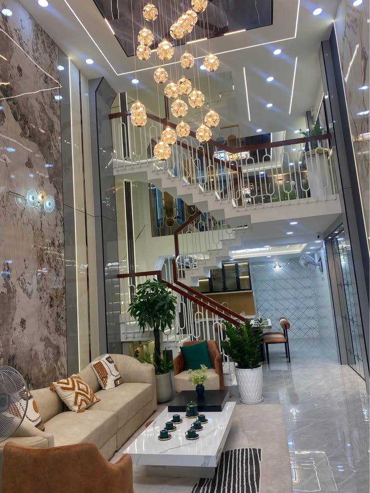 Nhà Phạm Văn Chiêu, Gò Vấp 413m² giá 9.3 tỷ - Full nội thất, ô tô vào tận nhà!