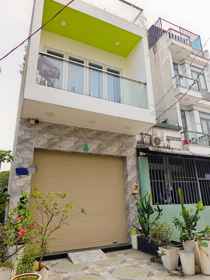 Nhà phố bán gấp tại Tây Lân, Bình Tân - 80m² chỉ 5,3 tỷ - Hẻm xe hơi rộng rãi!