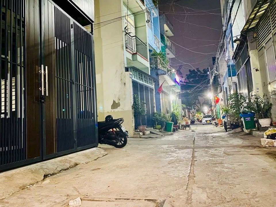 Nhà 3 tầng Hương Lộ 2, 48m² giá 6.89 tỷ - Sát mặt tiền, hẻm xe tải thông!