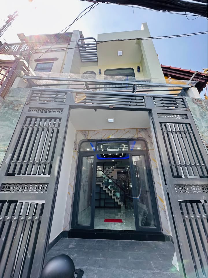 Nhà phố Bình Đông Q8 45m² giá 5.5 tỷ - Sẵn sàng vào ở ngay!