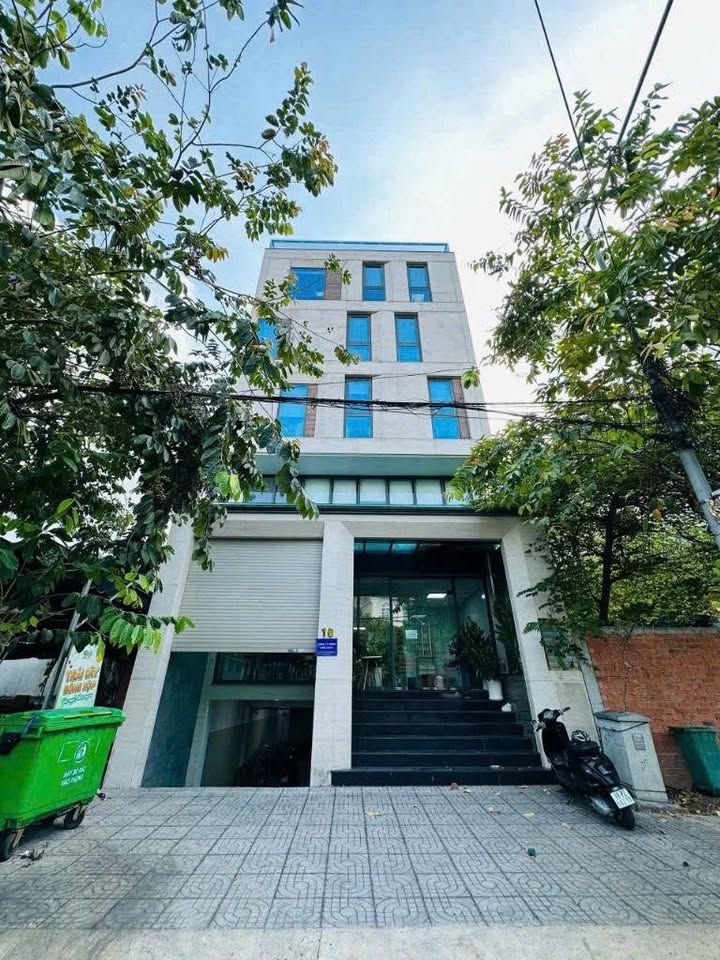 Bán toà nhà FrontHouse 150m² tại Thủ Đức giá 90 tỷ - Vị trí đắc địa ngay đường Trần Não!