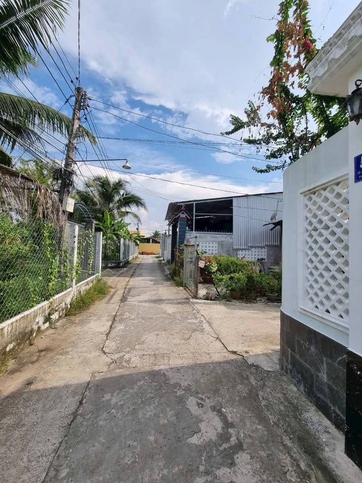 Nhà riêng KP1, Phú Tân, TP Bến Tre 220m² giá 1.85 tỷ - Nhà mới vào ở ngay!