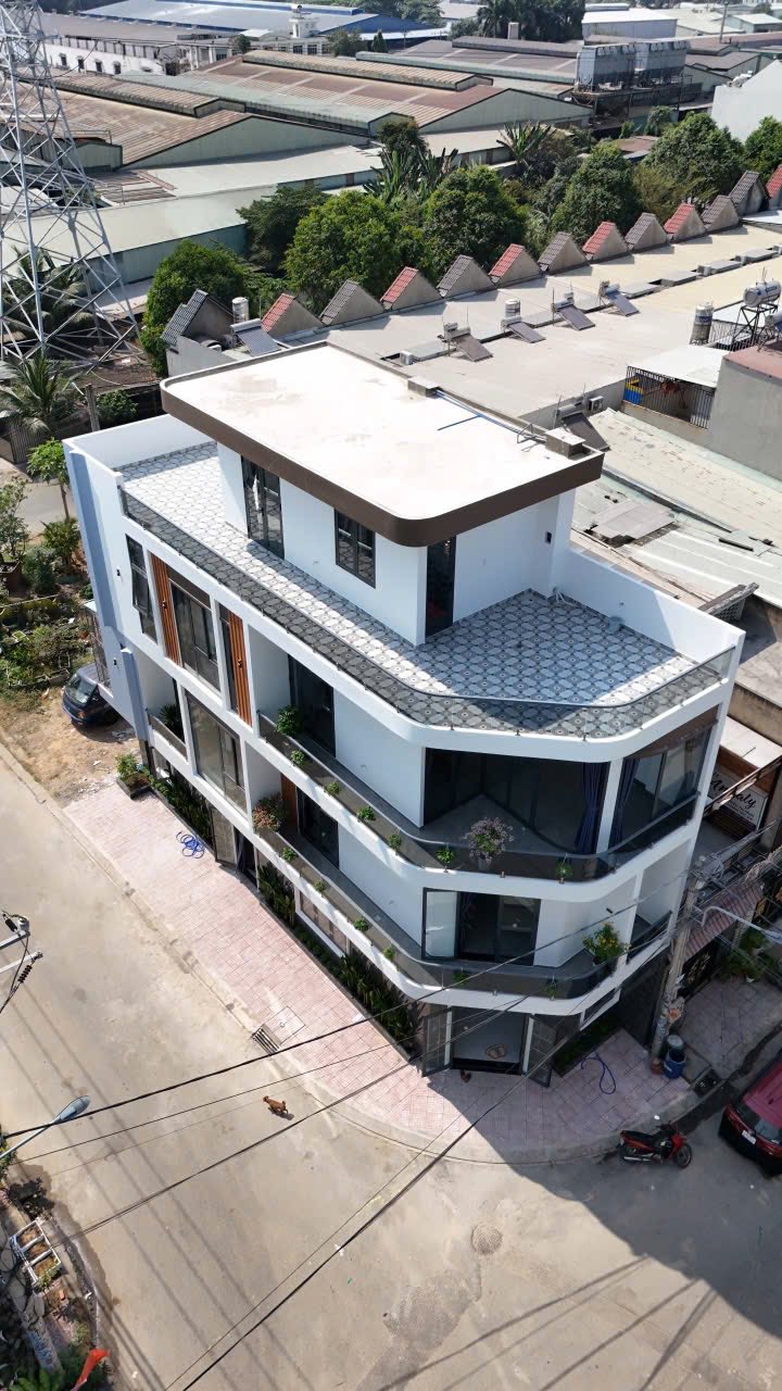 Nhà góc 2 mặt tiền tại Phường An Phú, TP. Thuận An 100m² giá 7.9 tỷ - Sổ hồng hoàn công!