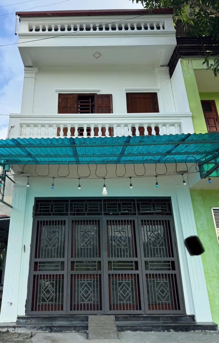 Nhà 3 phòng ngủ tại Lê Thái Tổ, Ninh Bình 95m² - Tiềm năng buôn bán cao!