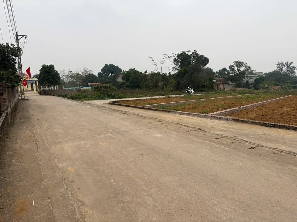 Đất nền Quốc Oai 150m² giá 1 tỷ - Vị trí đắc địa, kinh doanh thuận lợi!