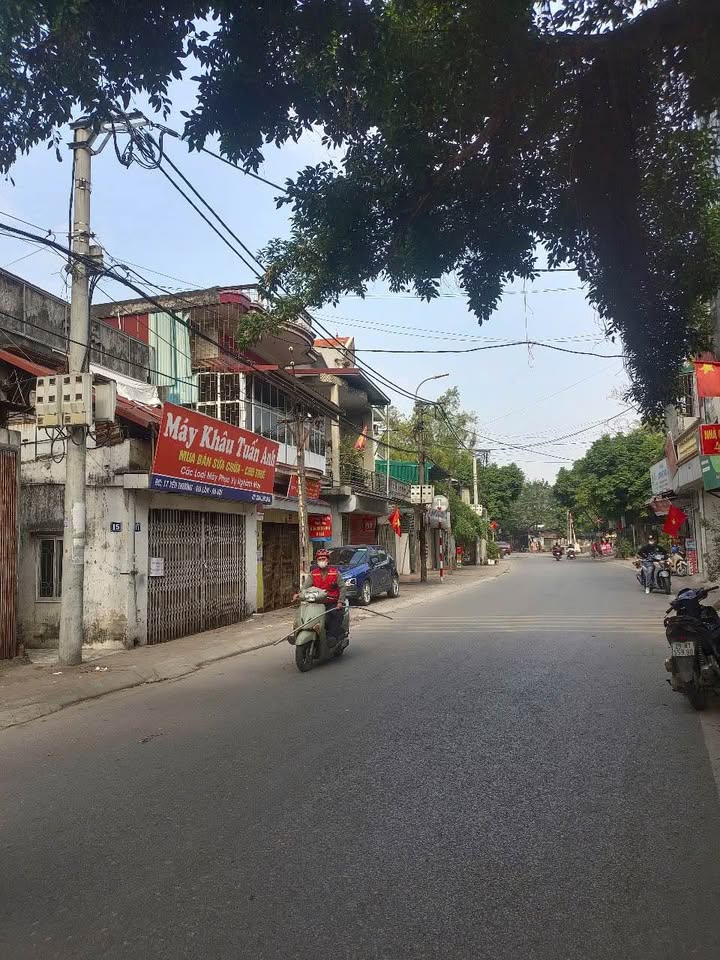 Đất Yên Thường, Gia Lâm 186m² giá 24.18 tỷ - Bán gấp, kinh doanh thuận lợi!